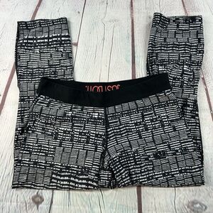Nike Dri Fit Relay Running Crop Leggings Printed Black White Women’s Large